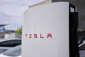 Tesla Diner opens in Los Angeles