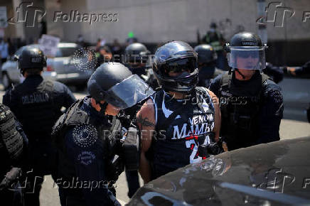 Protest following multiple detentions in downtown Los Angeles