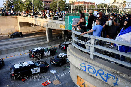 Protest following multiple detentions in downtown Los Angeles