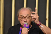 Ruy castro e isabel lustosa conversam sobre o livro 