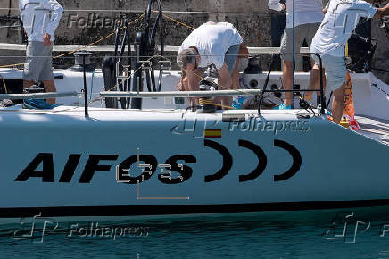 El rey se embarca en el Aifos antes de comenzar una semana de actos en Palma