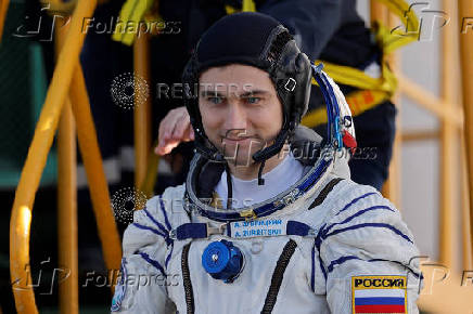 Crew board Soyuz MS-27 spacecraft at Baikonur cosmodrome