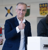 Los líderes de los principales partidos políticos votan en las elecciones de Canadá