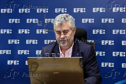 Presidente de EFE dice que los medios deben incorporar la IA 