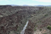 Ponte do desfiladeiro do rio grande em taos - novo méxico.