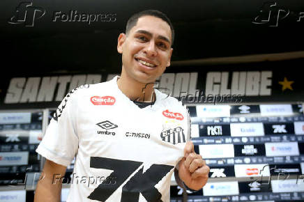 Gustavo Caballero é apresentado como novo reforço do Santos