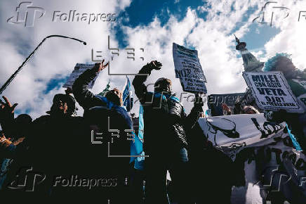 Tensión en una nueva marcha de jubilados frente al Congreso argentino