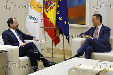 El presidente del Gobierno, Pedro Sánchez, recibe al presidente de Chipre, Nikos Christodoulides.