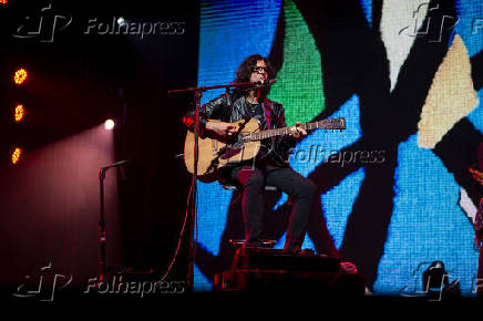 Cantora Paula Toller faz show em SP