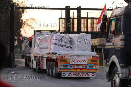 Egyptian Red Crescent convoy with aid for Gaza Strip