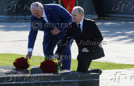 Russian President Putin and Belarusian President Lukashenko visit Volgograd ahead of May 9 Victory Day