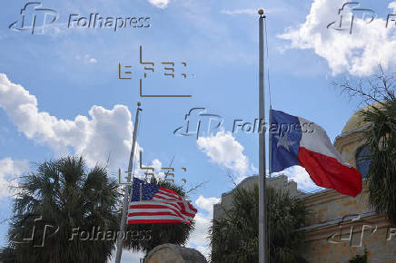 Texas iza las banderas a media asta en honor a los más de 100 muertos tras inundaciones