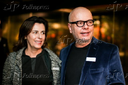 Bel Kowarick e Marcelo Tas em jantar na casa de Milu Villela