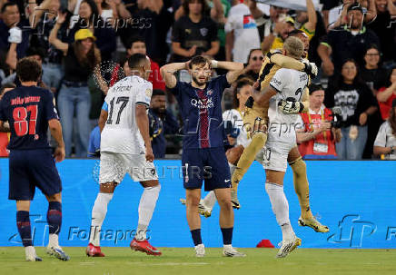 FIFA Club World Cup - Group B - Paris St Germain v Botafogo