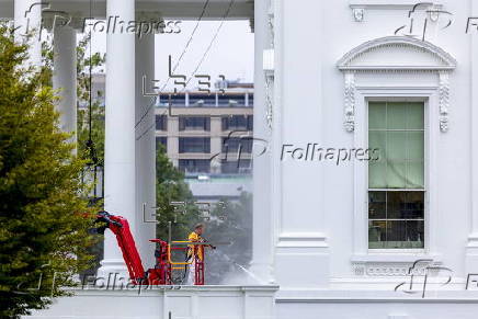 White House undergoes pressure washing in Washington