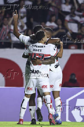 Partida entre são paulo e talleres pela copa libertadores 2025.