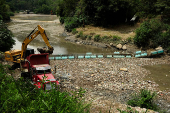 Atlantic Ocean protected from garbage by Ocean Cleanup barriers in Guatemala