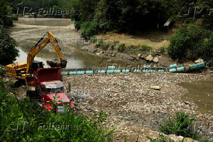 Atlantic Ocean protected from garbage by Ocean Cleanup barriers in Guatemala