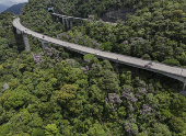 Vista aérea da Rodovia dos Imigrantes em São Vicente