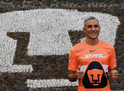 Keylor Navas is presented as the new signing for Pumas UNAM