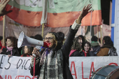 Docentes y estudiantes marchan en Buenos Aires por educación pública