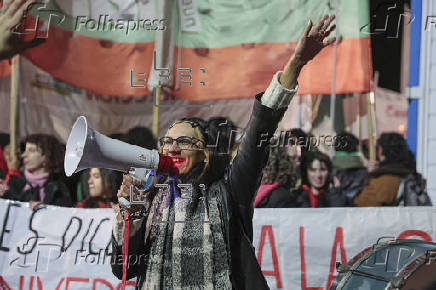 Docentes y estudiantes marchan en Buenos Aires por educación pública