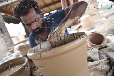 Clay pot workshop in Karachi