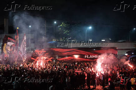 AeroFla: Mobilização da torcida do Flamengo na chegada do ônibus da delegação do clube no Aeroporto do Galeão.