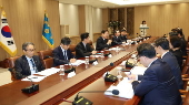 South Korean president Lee attends emergency economic meeting