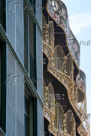 La icónica Casa Batlló de Gaudí recupera el aspecto original de su fachada posterior