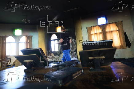 Israeli settlers attack Der Estya mosque