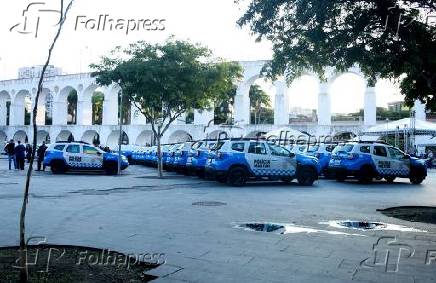 Governador do rio, claudio castro entrega carros para policia militar do estado