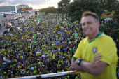 Bolsonaro rallies for amnesty bill three days after hospital discharge