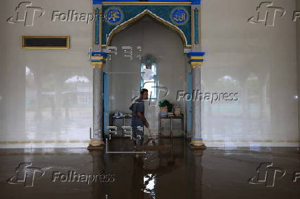 Aftermath of floods and landslides that killed hundreds people in Sumatra