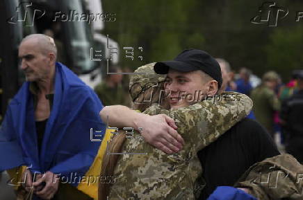 Russia and Ukraine exchange prisoners of war