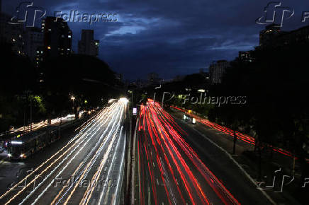 Trânsito na Av 23 de Maio, em São Paulo (SP)