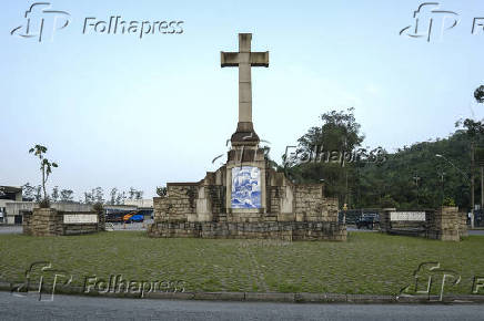 Cruzeiro Quinhentista, monumento no início da estrada Caminhos do Mar, em Cubatão (SP)