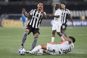 Partida entre Botafogo e Ceará pelo Campeonato Brasileiro 2025.