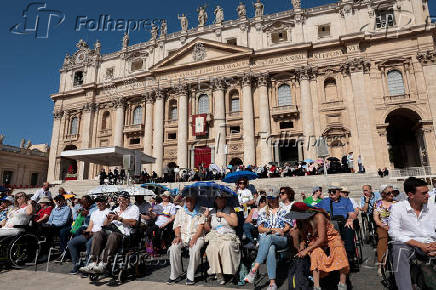 Pope Leo XIV leads the mass for the Jubilee of the Ecclesial Movements, at the Vatican