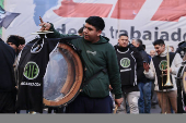 Trabajadores argentinos de la salud paran y marchan en reclamo de mejoras salariales