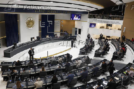 El oficialismo en El Salvador propone reforma para reelección presidencial indefinida