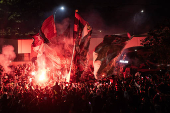 AeroFla: Mobilização da torcida do Flamengo na chegada do ônibus da delegação do clube no Aeroporto do Galeão.
