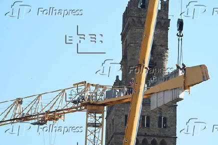 Florence removes 60-metre crane at Uffizi Galleries after two decades