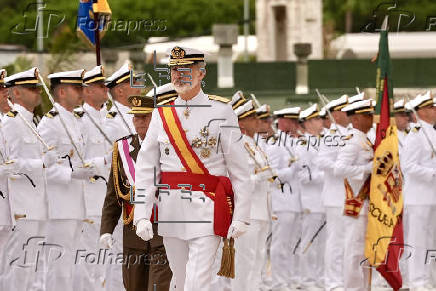 El rey preside el acto de entrega de  Reales Despachos a los nuevos oficiales de la Armada en San Fernando (Cádiz)