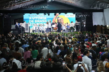 Lula entrega títulos de posse no Recife