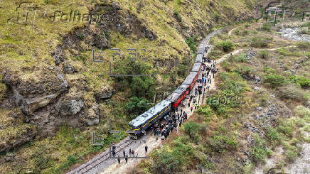 Ecuador reinaugura su emblemática ruta ferroviaria de la Nariz del Diablo