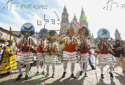 Desfile de Entroidos Tradicionais en Santiago