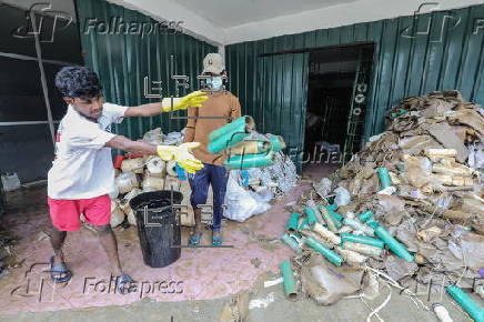 Aftermath of floods that killed hundreds in Sri Lanka