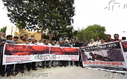 Pakistani journalists protest against Israel's attack on Iran