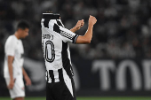 Partida entre Botafogo e Vitória pelo Campeonato Brasileiro 2025.